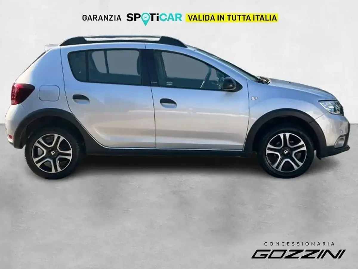 Usata Dacia Sandero 90 CV (66 kW) 2018 Argento Utilitaria