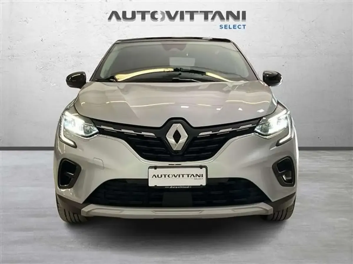Usata Renault Captur Techno 145 CV (106 kW) 2023 Grigio chiaro SUV