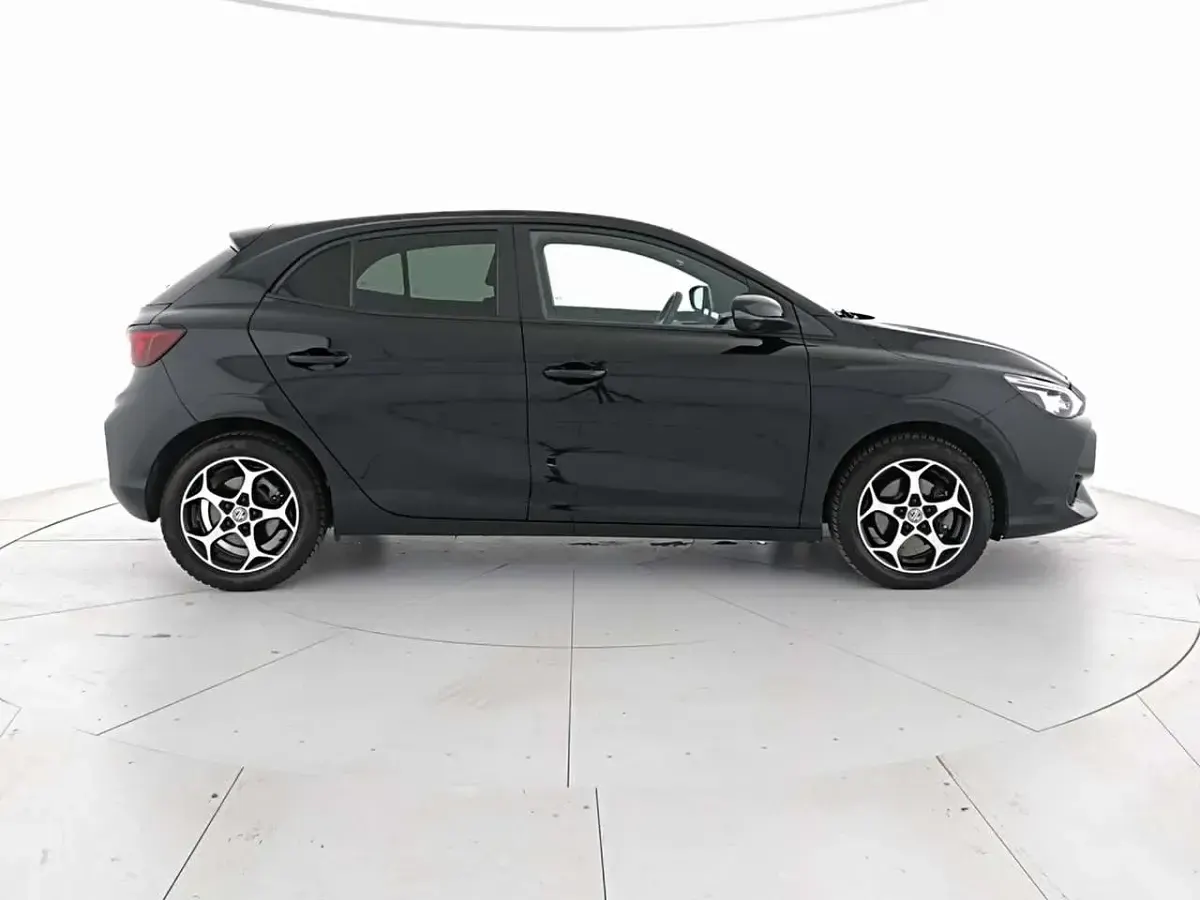 Usata MG MG3 Luxury 102 CV (75 kW) 2024 Nero Utilitaria