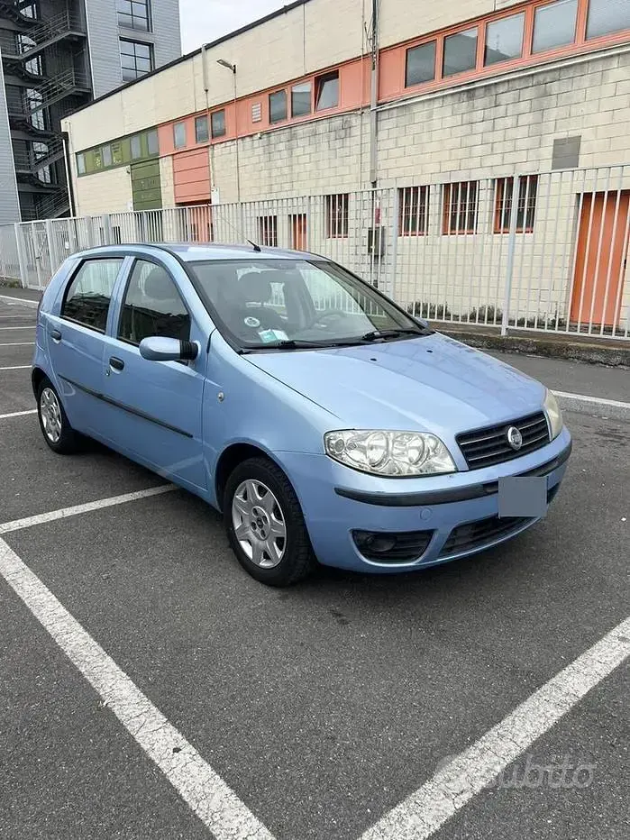 Usata Fiat Punto 80 CV (58 kW) 2003 Blu Utilitaria