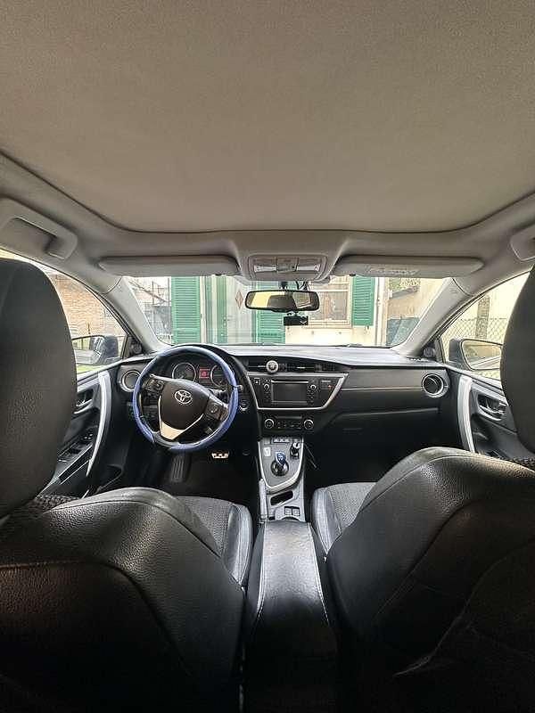 Usata Toyota Auris Hybrid Lounge 99 CV (72 kW) 2013 Grigio Station wagon