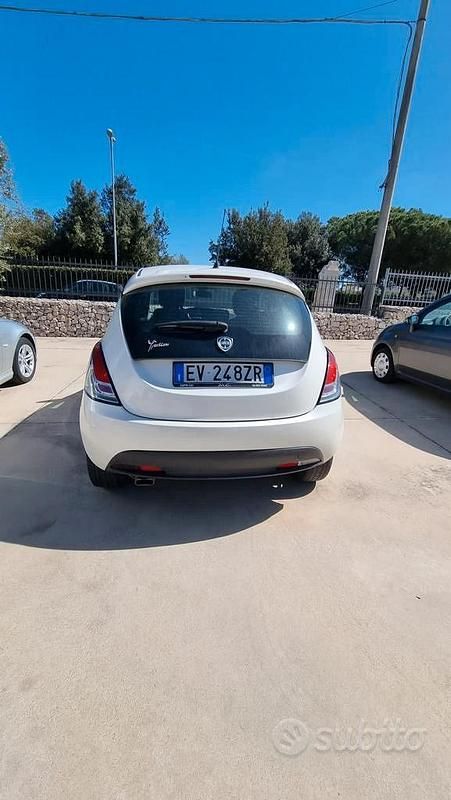 Usata Lancia Ypsilon 2014 Bianco Utilitaria
