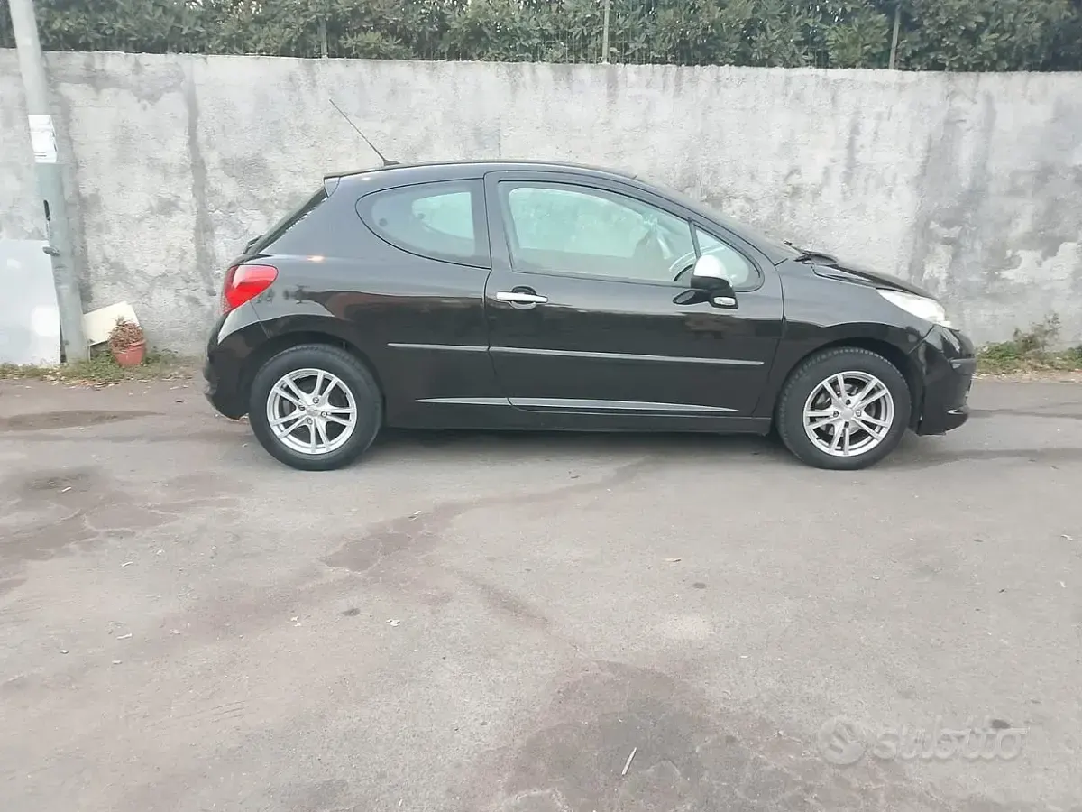 Usata Peugeot 207 75 CV (55 kW) 2007 Nero Coupé