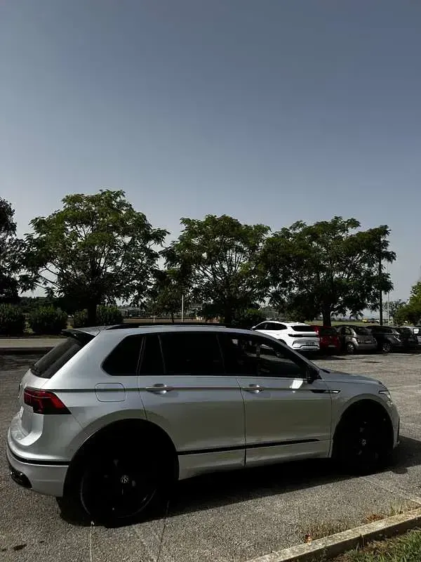 Usata VW Tiguan R-line 150 CV (110 kW) 2022 Grigio SUV