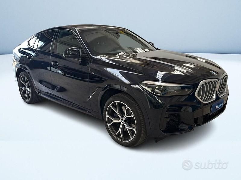 Usata BMW X6 M Sport 333 CV (244 kW) 2021 Nero metallizzato SUV