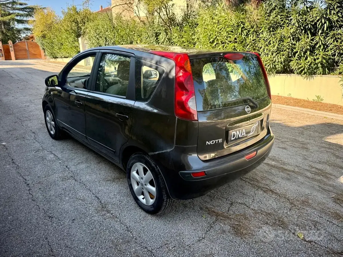 Usata Nissan Note 86 CV (63 kW) 2008 Nero Utilitaria