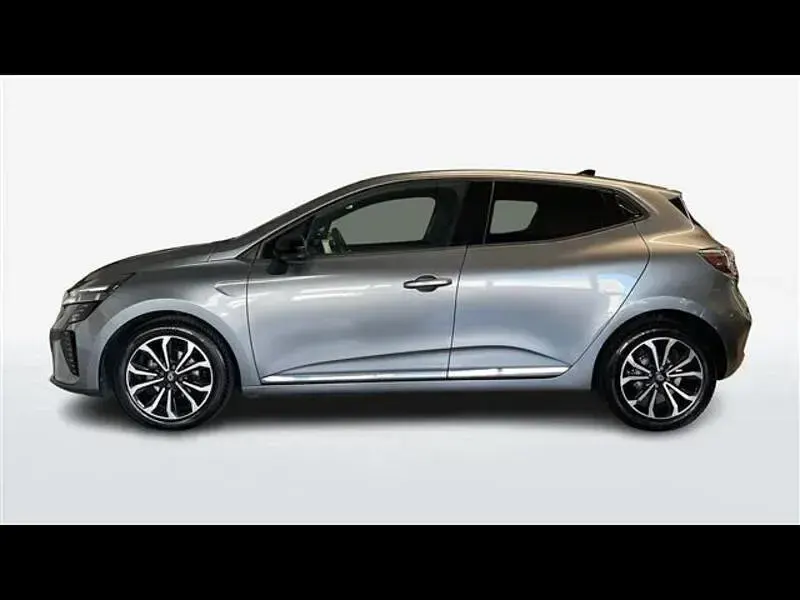 Usata Renault Clio Techno 90 CV (66 kW) 2025 Grigio scuro Utilitaria