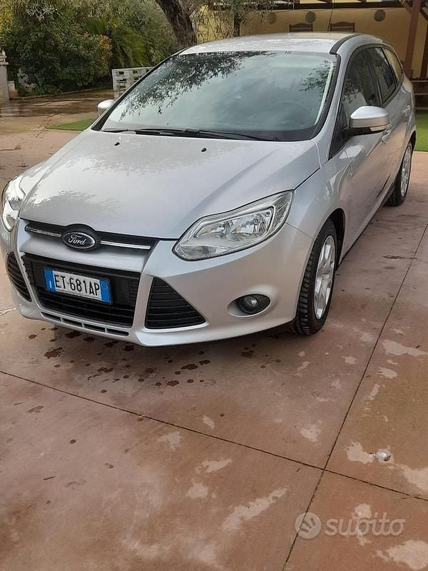 Grigio Usata 2013 Ford Focus Station wagon | 4000 € (Buon prezzo) - Immagine 1/4