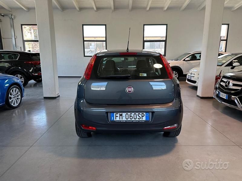 Usata Fiat Punto Street 69 CV (50 kW) 2018 Grigio Utilitaria