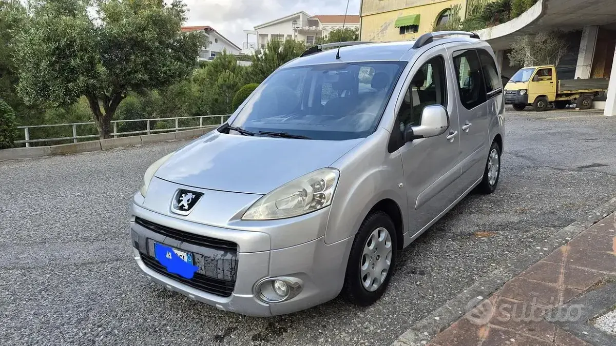 Usata Peugeot TePee 90 CV (66 kW) 2009 Grigio Station wagon