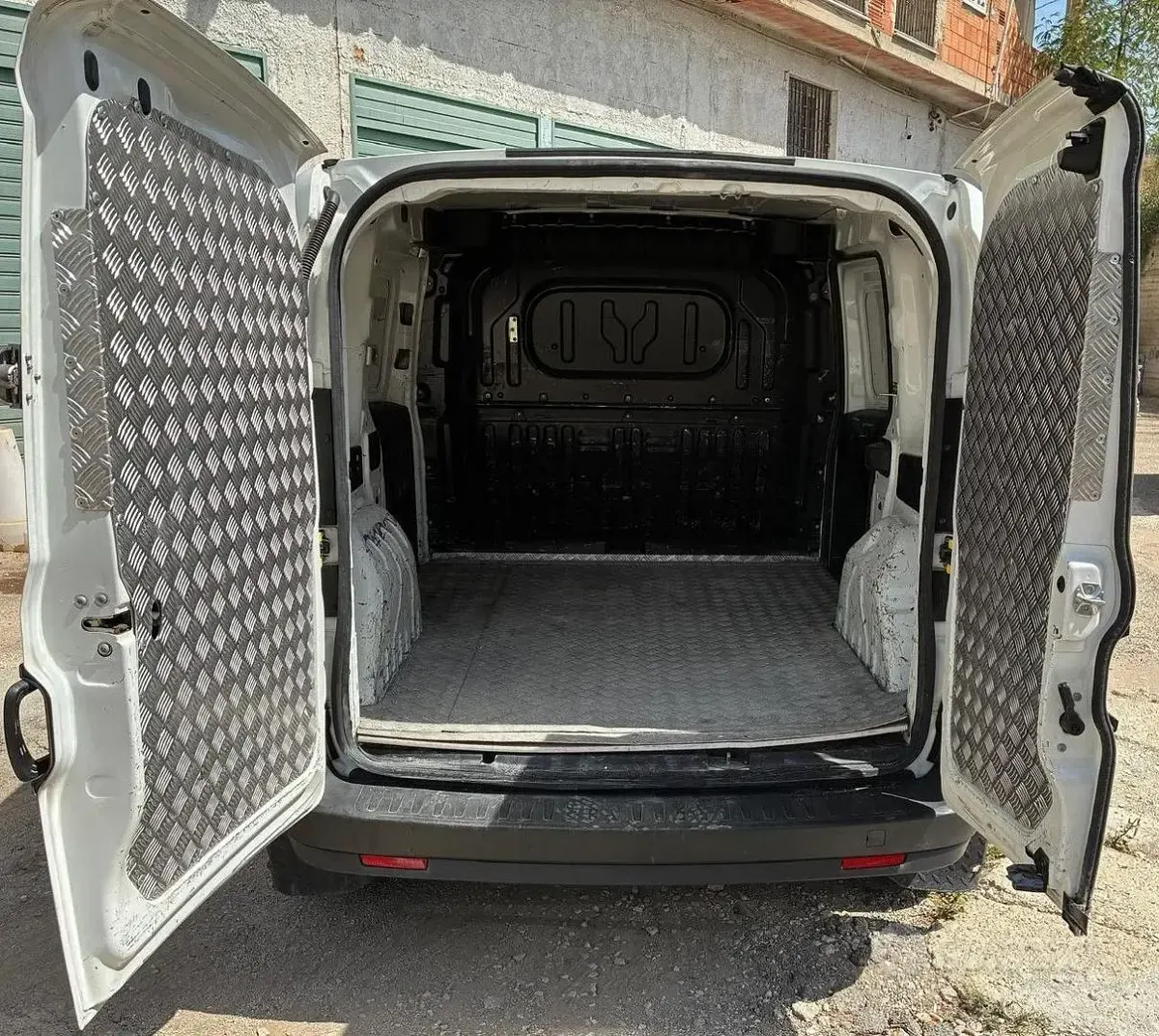 Usata Fiat Doblò 105 CV (77 kW) 2014 Bianco Monovolume