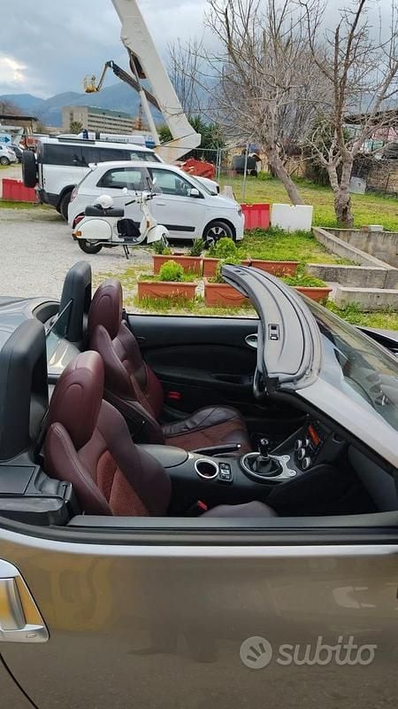 Usata Nissan 370Z 328 CV (241 kW) 2012 Grigio Cabrio
