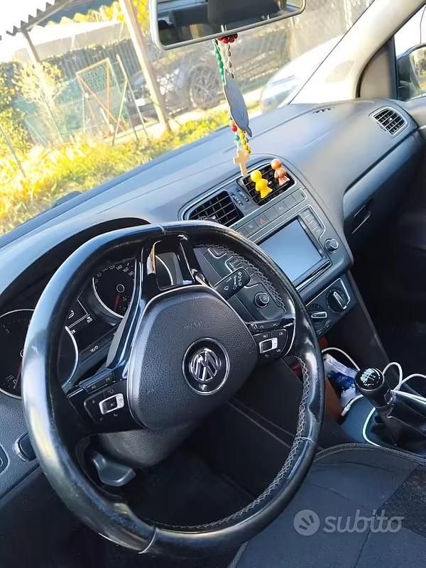 Usata VW Polo 85 CV (62 kW) 2017 Nero Utilitaria