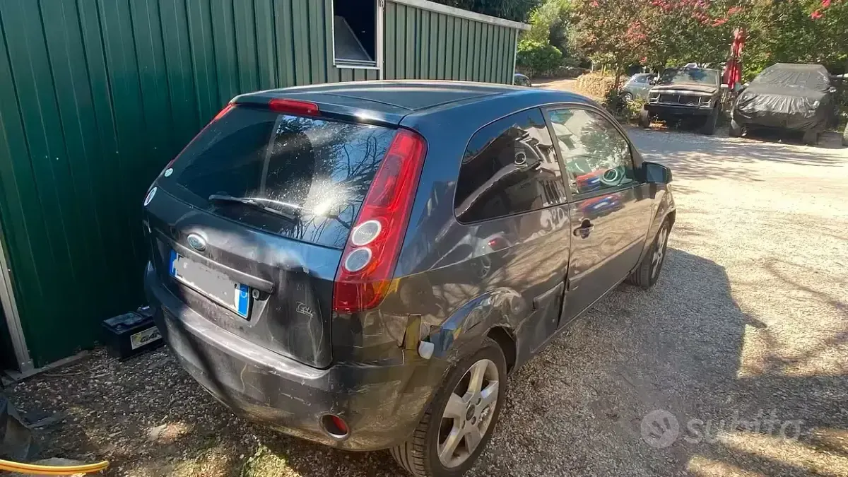 Usata Ford Fiesta 75 CV (55 kW) 2008 Nero Utilitaria