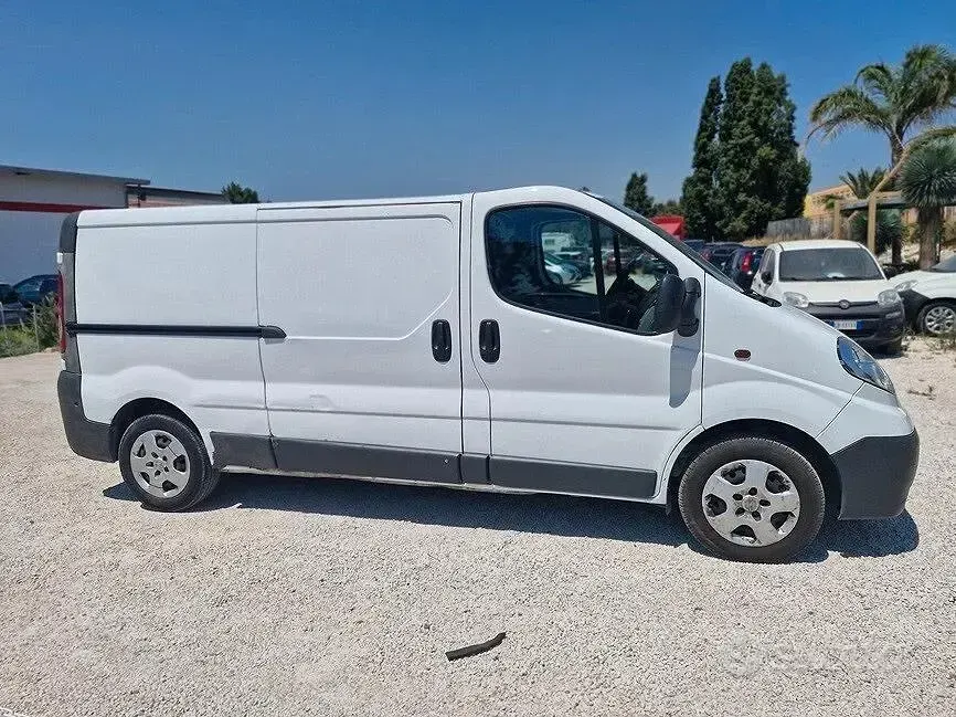 Usata Opel Vivaro 114 CV (83 kW) 2013 Bianco Monovolume