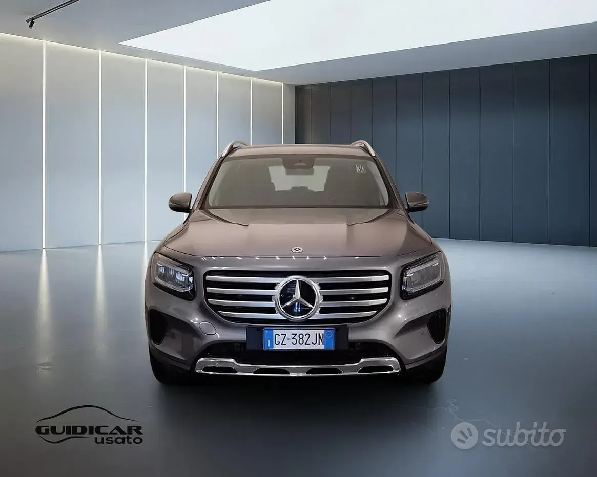 Usata Mercedes GLB180 Advanced 116 CV (85 kW) 2025 Grigio SUV