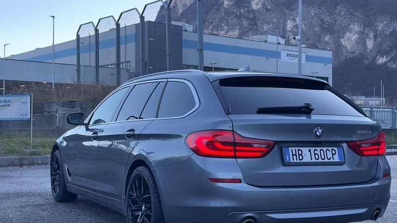 Usata BMW 520 Luxury Line 190 CV (139 kW) 2020 Grigio Station wagon