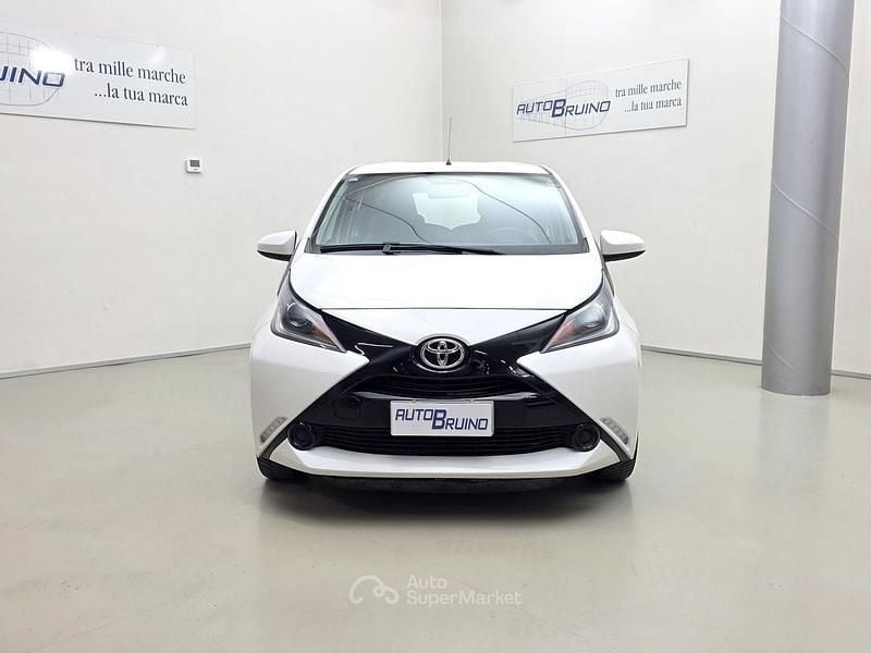 Usata Toyota Aygo X-play 69 CV (50 kW) 2015 Bianco Utilitaria