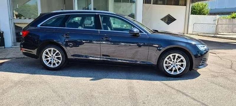 Usata Audi A4 Business 190 CV (139 kW) 2017 Blu/azzurro Station wagon