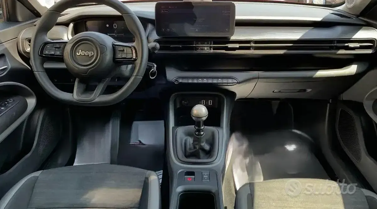 Usata Jeep Avenger Longitude 101 CV (74 kW) 2023 Rosso SUV