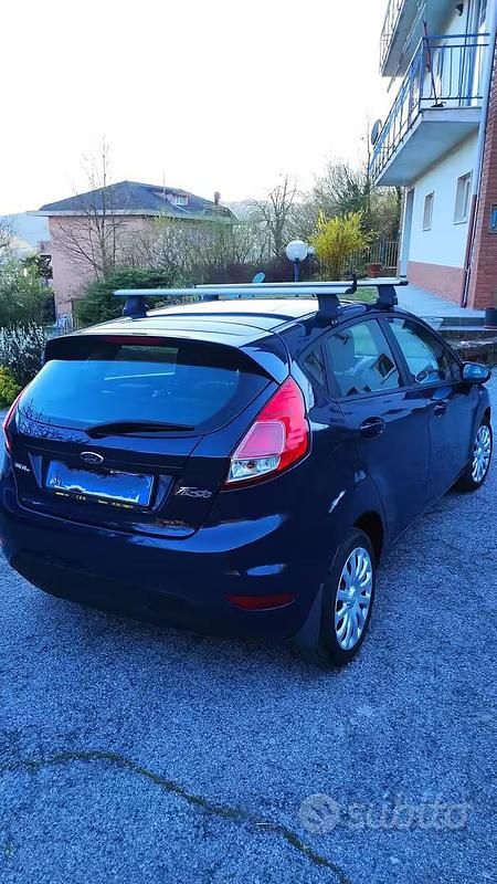 Usata Ford Fiesta 75 CV (55 kW) 2015 Blu Utilitaria
