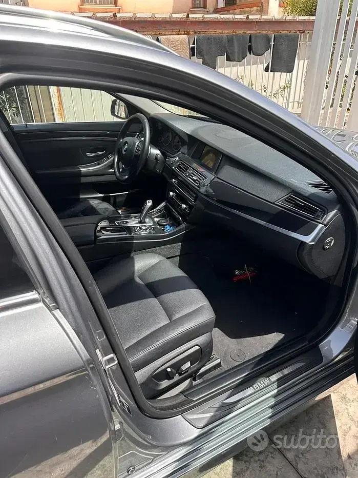 Usata BMW 520 Comfort Edition 190 CV (139 kW) 2015 Grigio Station wagon