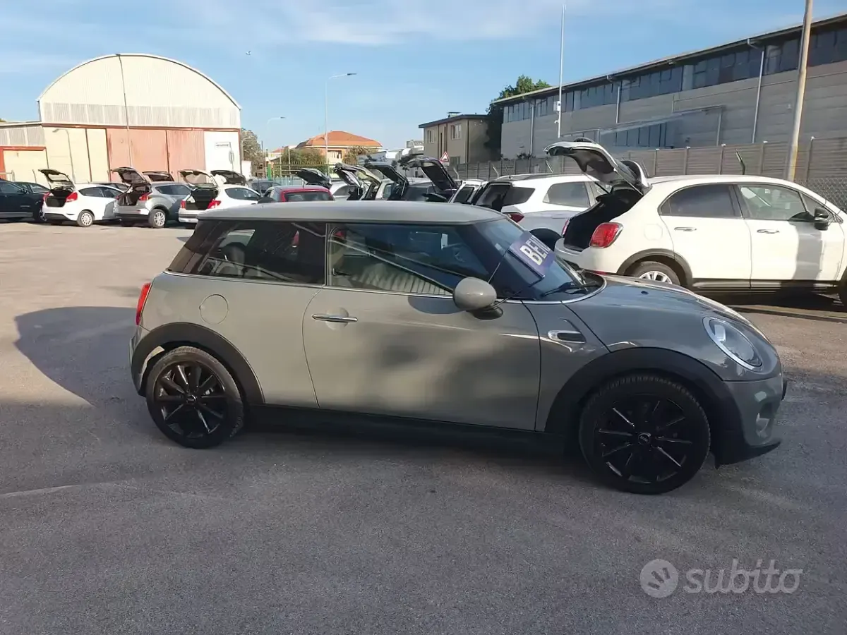 Usata Mini Cooper 102 CV (75 kW) 2018 Grigio Utilitaria