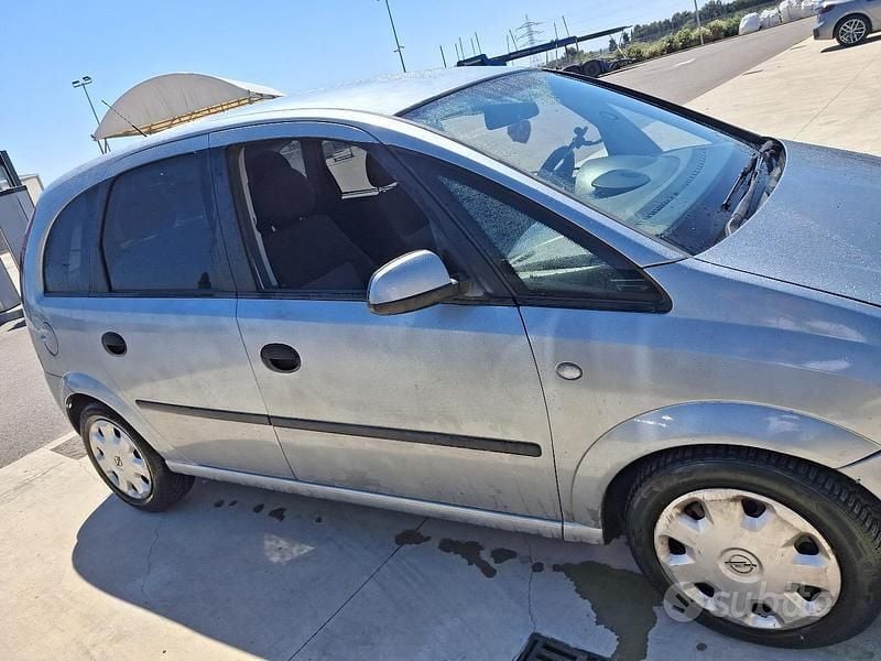 Usata Opel Meriva 75 CV (55 kW) 2003 Grigio Monovolume