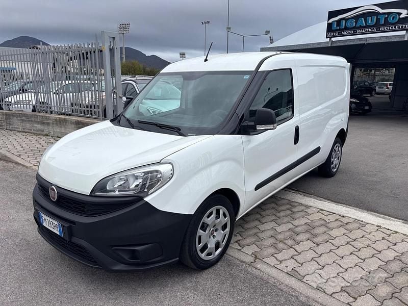 Usata Fiat Doblò 105 CV (77 kW) 2018 Bianco Monovolume
