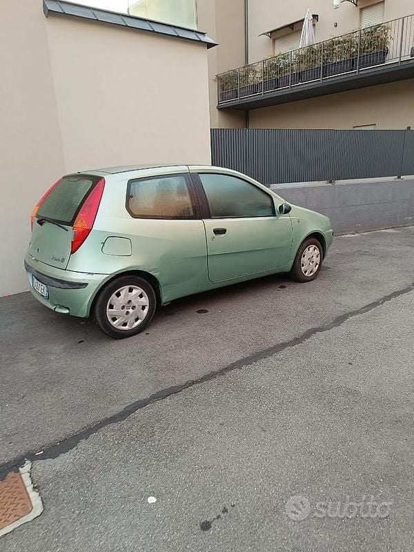 Usata Fiat Punto 2001 Verde Berlina
