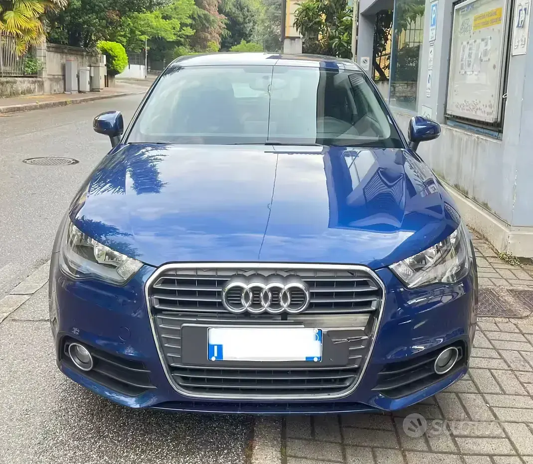 Usata Audi A1 Attraction 86 CV (63 kW) 2012 Blu/azzurro Utilitaria