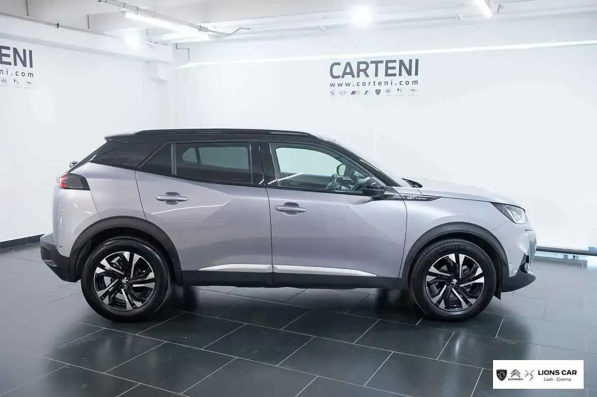 Usata Peugeot 2008 GT-line 131 CV (96 kW) 2020 Grigio SUV
