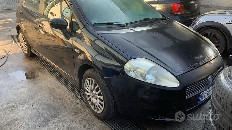 Usata Fiat Grande Punto 65 CV (47 kW) 2006 Nero Utilitaria