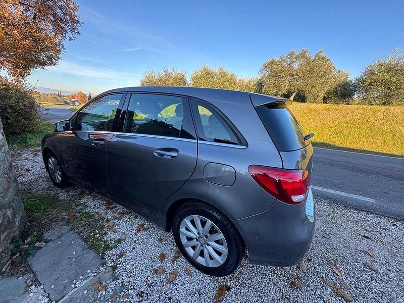 Usata Mercedes B180 Premium 109 CV (80 kW) 2016 Monovolume