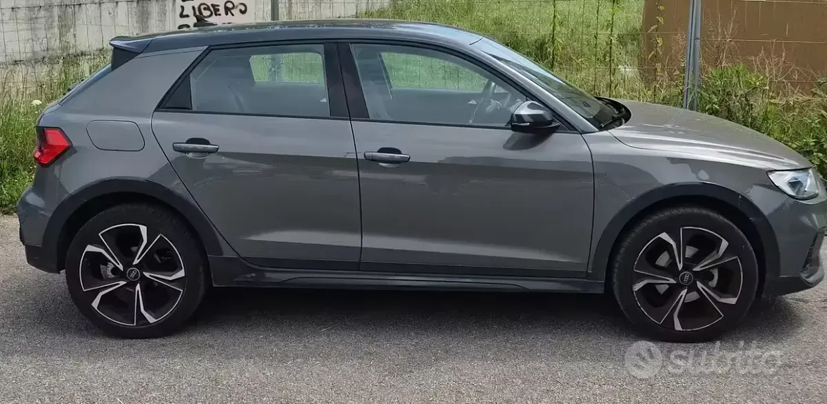Usata Audi A1 110 CV (80 kW) 2023 Grigio SUV