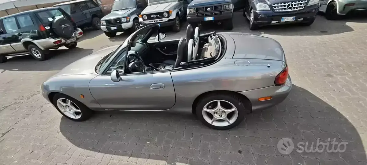 Usata Mazda MX5 110 CV (80 kW) 2005 Grigio Cabrio