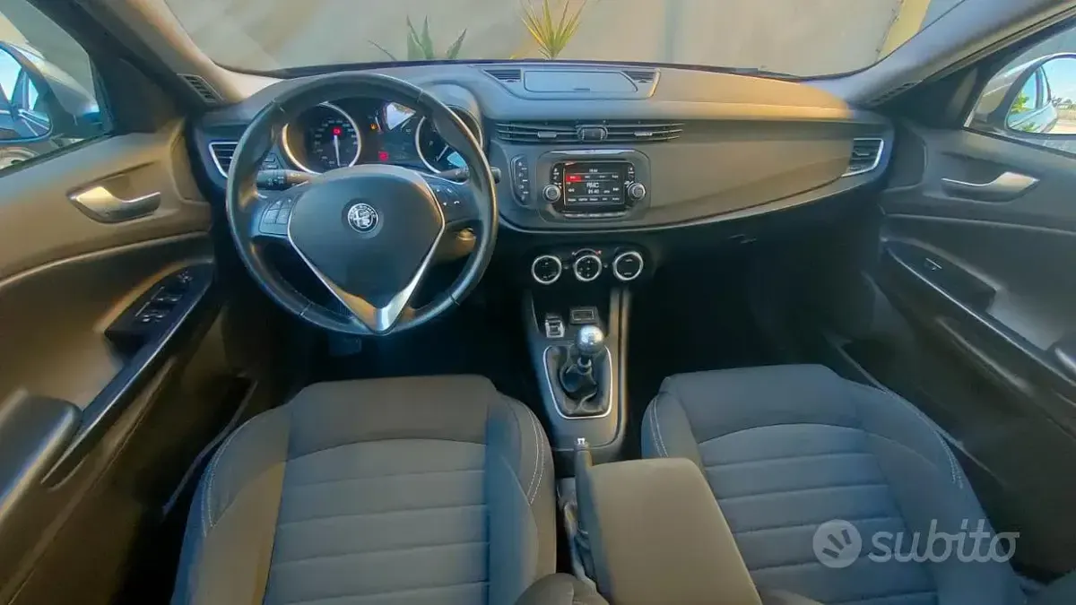 Usata Alfa Romeo Giulietta Super 120 CV (88 kW) 2017 Nero Utilitaria