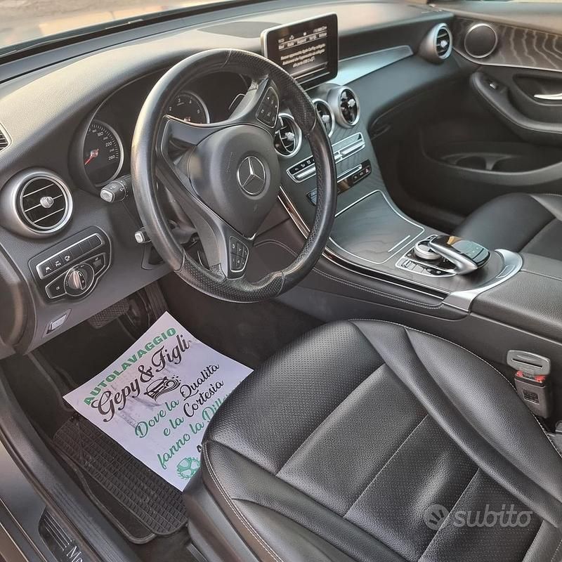 Usata Mercedes GLC250 204 CV (150 kW) 2019 Grigio SUV