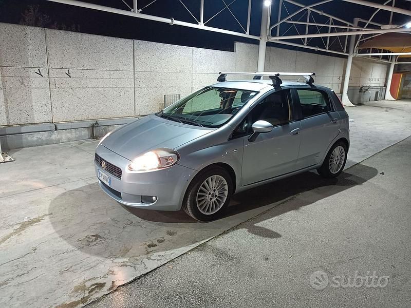 Usata Fiat Grande Punto 75 CV (55 kW) 2008 Grigio Utilitaria