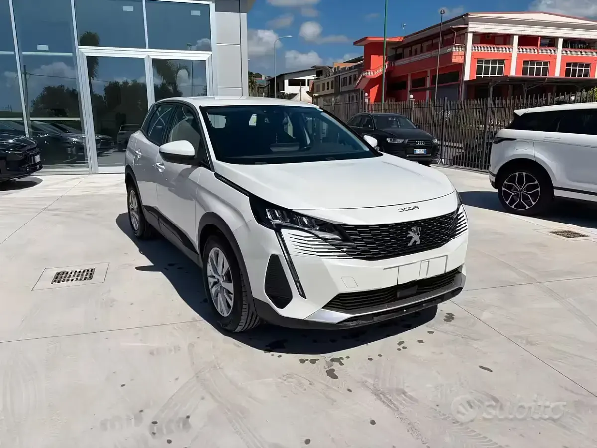 Usata Peugeot 3008 Active 131 CV (96 kW) 2021 Bianco SUV