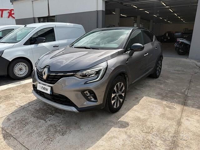Usata Renault Captur Techno 91 CV (66 kW) 2023 Grigio SUV