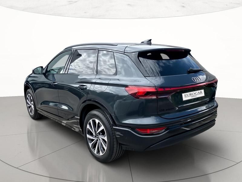 Nuova Audi Q6 e-tron Advanced 350 kW (476 CV) 2026 Grigio manhattan metallizzato SUV