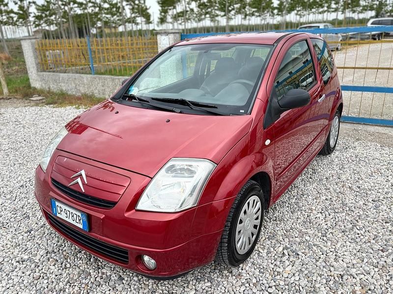 Usata Citroën C2 60 CV (44 kW) 2004 Rosso Utilitaria