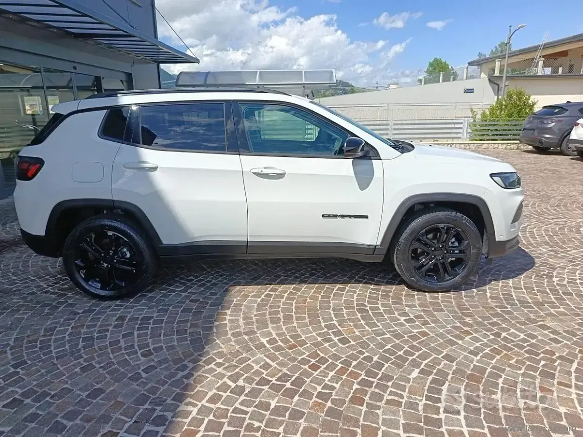 Usata Jeep Compass Night Eagle 131 CV (96 kW) 2023 Bianco SUV