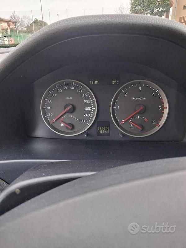 Usata Volvo V50 Momentum 136 CV (100 kW) 2006 Grigio Station wagon