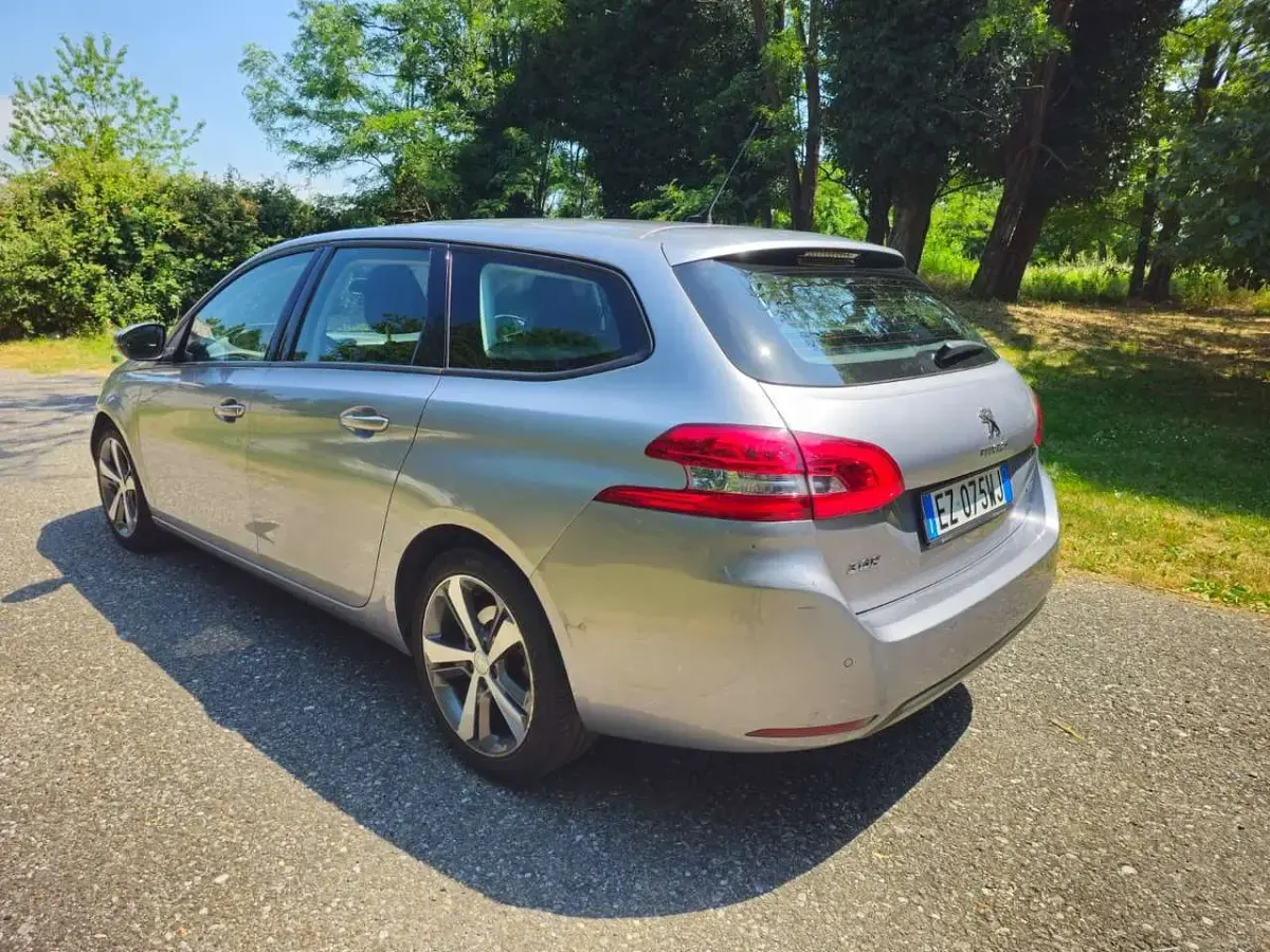 Usata Peugeot 308 GT-line 120 CV (88 kW) 2015 Grigio Station wagon