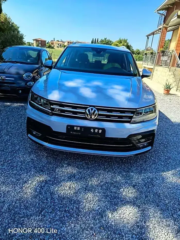 Usata VW Tiguan R-line 116 CV (85 kW) 2018 Grigio SUV