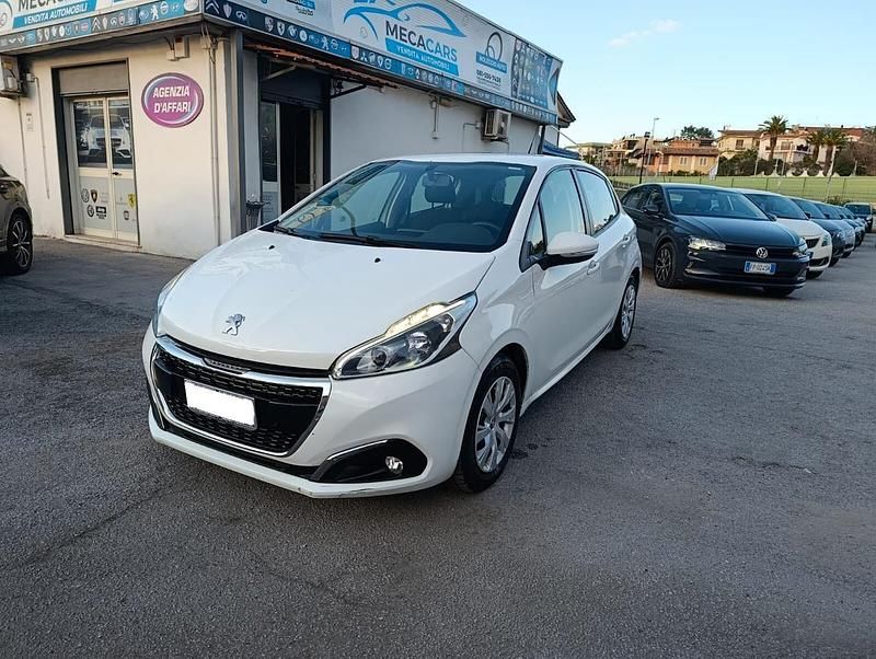 Usata Peugeot 208 Active 74 CV (54 kW) 2018 Bianco Utilitaria