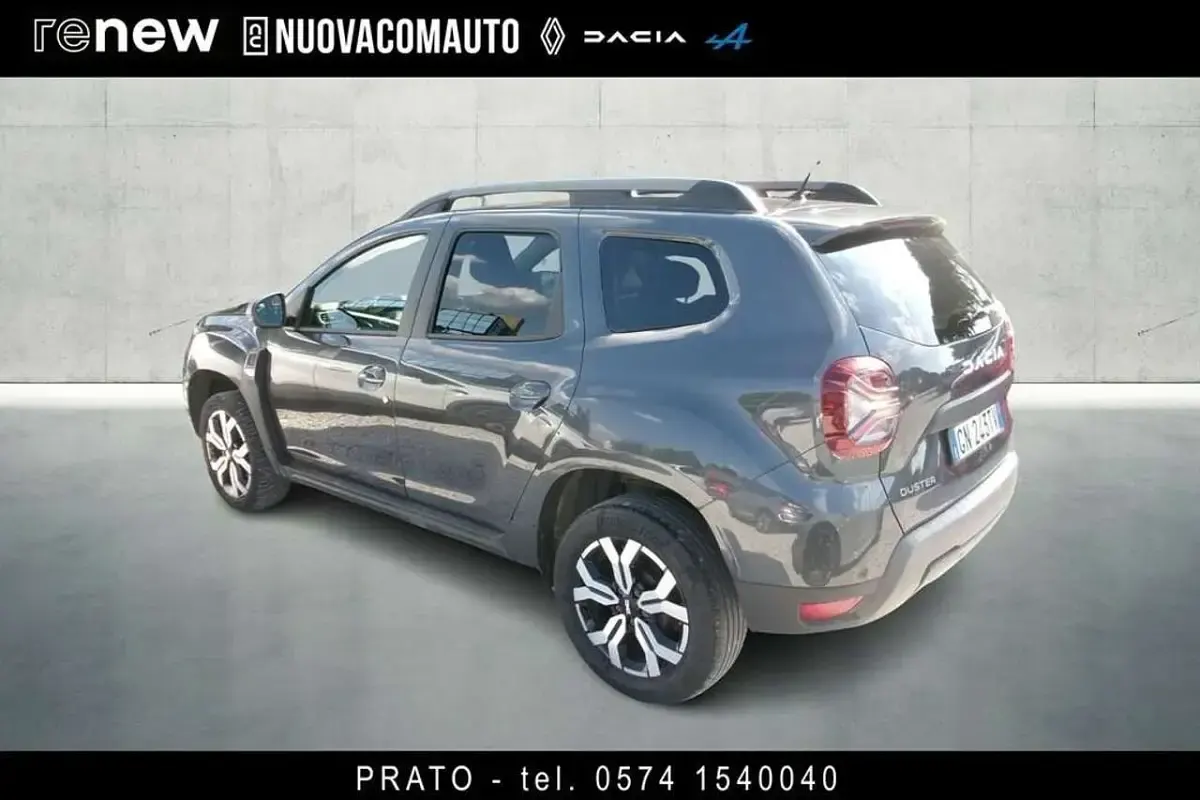 Usata Dacia Duster Journey 101 CV (74 kW) 2023 Grigio SUV