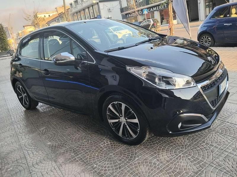 Usata Peugeot 208 Allure 99 CV (72 kW) 2018 Blu/azzurro Utilitaria